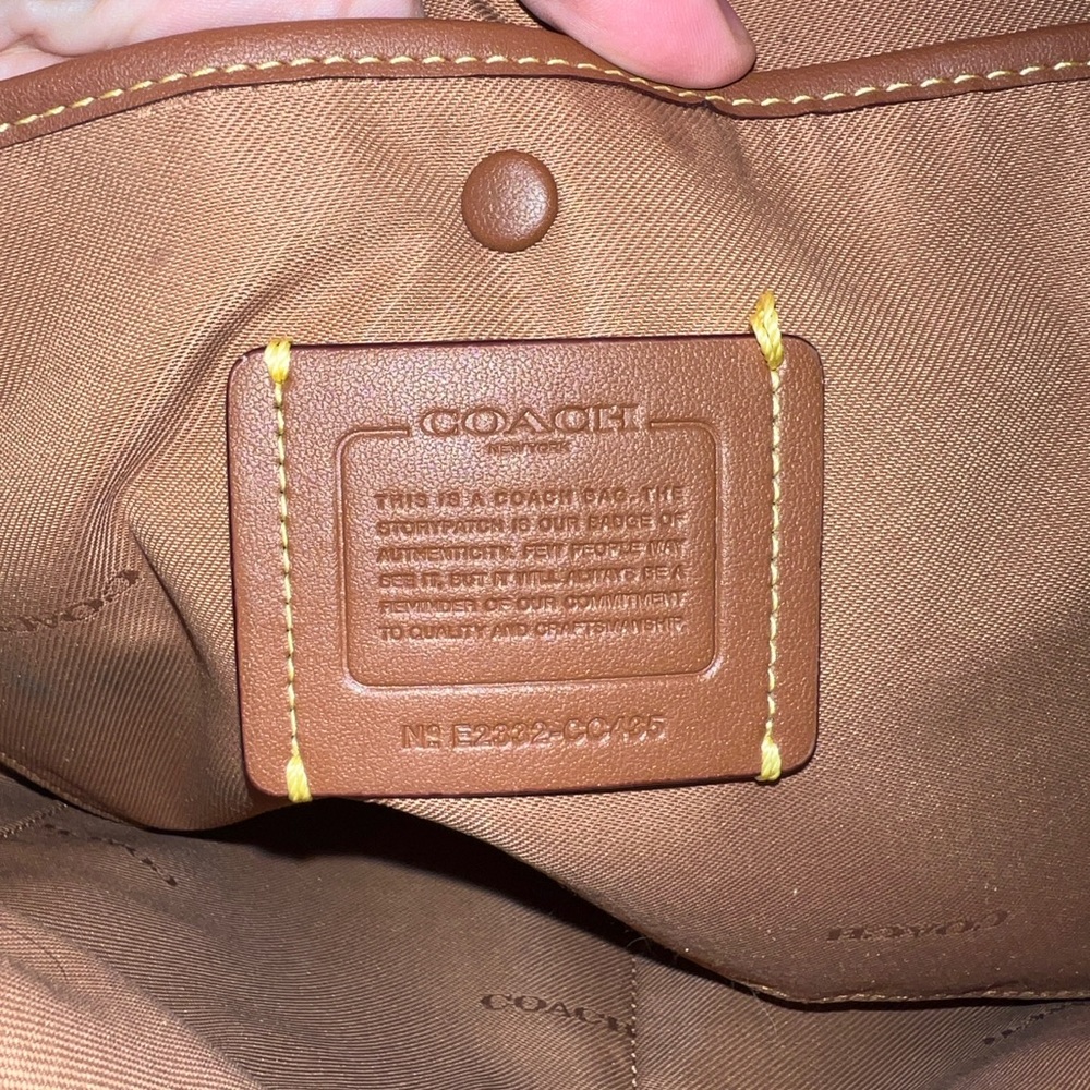 Coach Black Pebbled Leather Large Cary Bag - Picture 6 of 7
